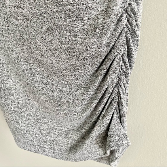 Gap Maternity Soft Grey Sleeveless Top Size Small - Picture 3 of 4